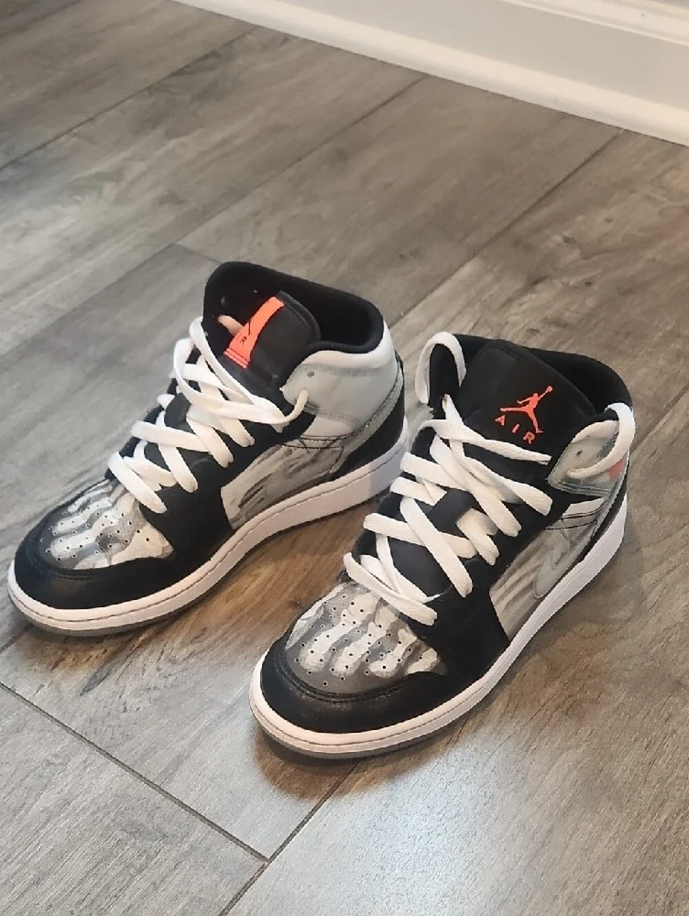 Jordan 1 Mid SS X-RAY Youth Sneakers